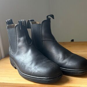 Blundstone Black Leather Chelsea Ankle Boots worn only with my insole